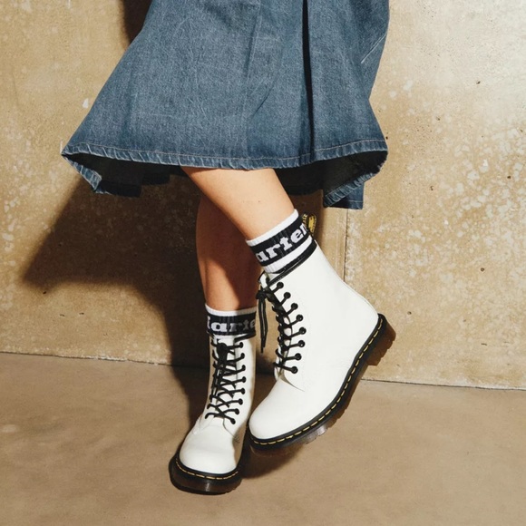 Dr Martens 1460 8 Eye Smooth Boot - White *LIKE NEW* - Picture 7 of 11